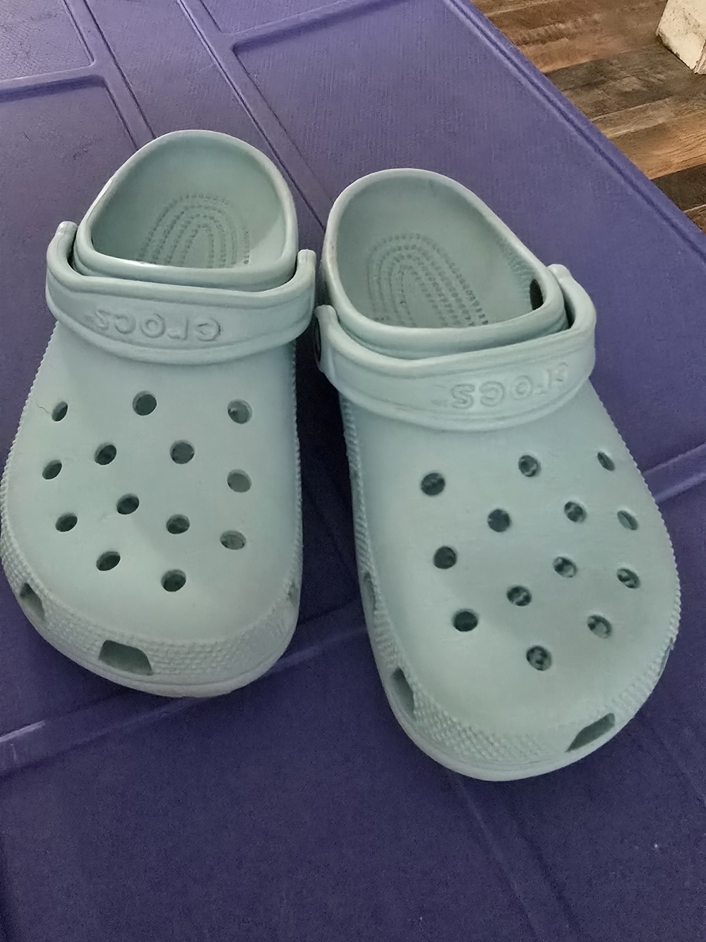 CROCS Women's Classic Clog in Light Aqua